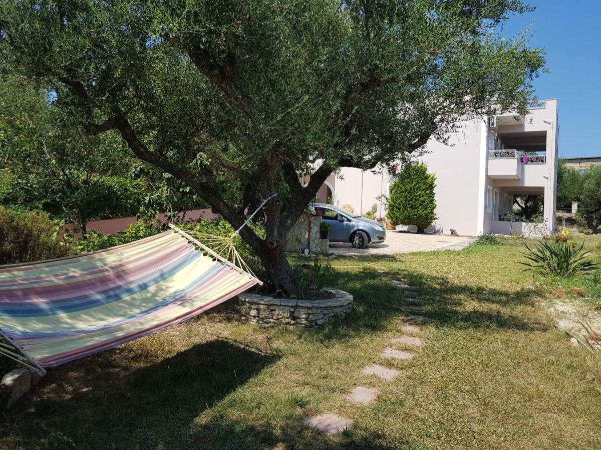 Villa Zoi Méson Yerakaríon Buitenkant foto